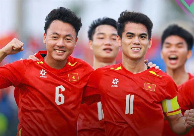 Đá gà trực tiếp từ các trường gà