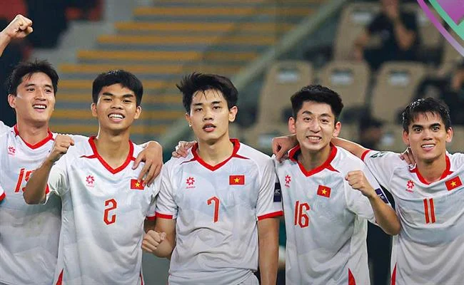 Biểu tượng bảo mật và khóa an toàn trên màn hình điện thoại, minh họa tính năng bảo mật tuyệt đối của f168 App Android